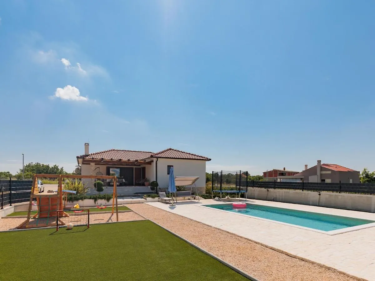 Holiday Home Klm By Interhome Lovinac  0*, Lovinac (Zadar) Croatia