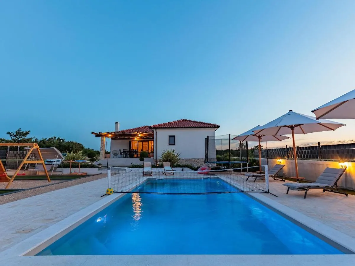 Holiday Home Klm By Interhome Lovinac  0*, Lovinac (Zadar)